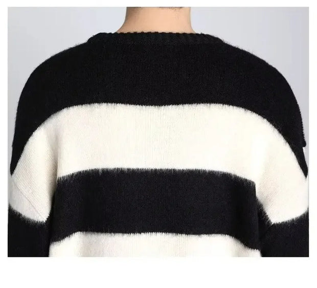 Casual Round Neck Striped Knitted Sweater New Style Loose Fit American Style Top Trendy Men's Trendy Sweater Winter