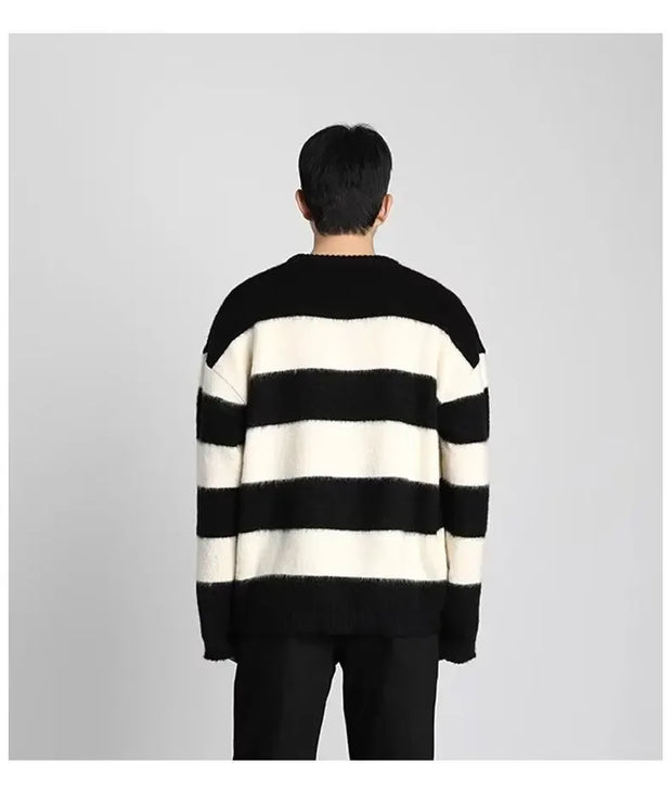 Casual Round Neck Striped Knitted Sweater New Style Loose Fit American Style Top Trendy Men's Trendy Sweater Winter