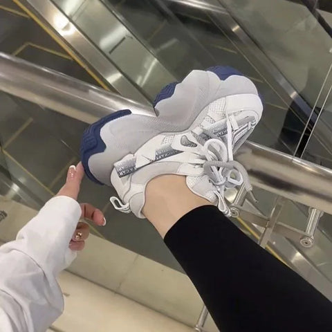 New Luxury Women's Sneakers Thick soled Tall Fashion Casual Shoes Anti slip and Durable Running Shoes Zapatos Para Hombres