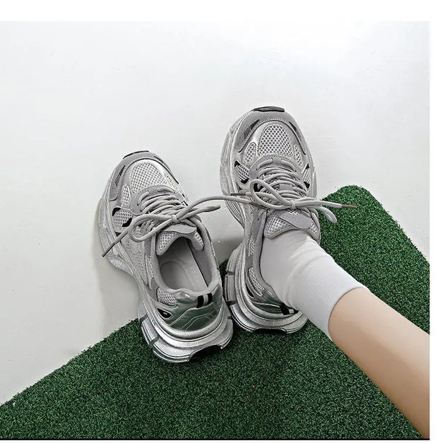 2024 New Breathable Vulcanized Shoes Women Casual Platform Sneakers Summer Thick Bottom Low Top Large jogging shoes