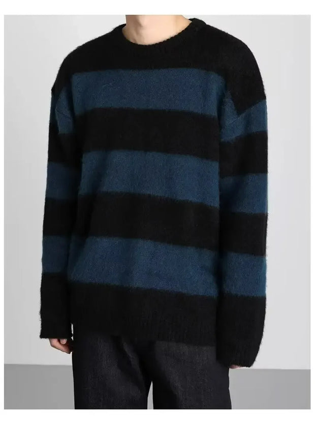 Casual Round Neck Striped Knitted Sweater New Style Loose Fit American Style Top Trendy Men's Trendy Sweater Winter
